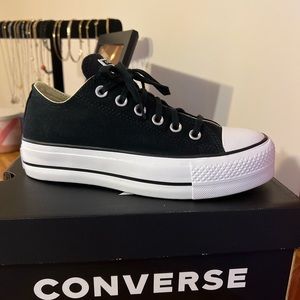 Black & White Canvas Platform Converse. Size US 7.